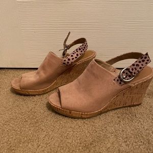 Women’s size 8 tan wedge with spotted buckle